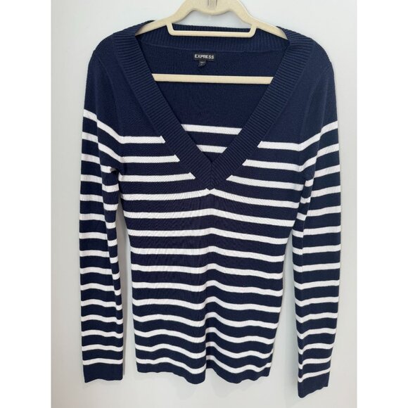 Express V Neck Women's Long Sleeve Sweater, size medium - Picture 2 of 11